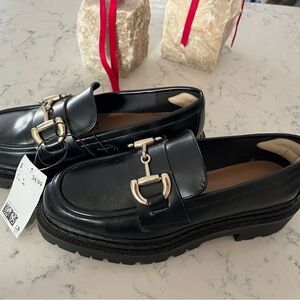 NWT H&M black loafer with gold accent